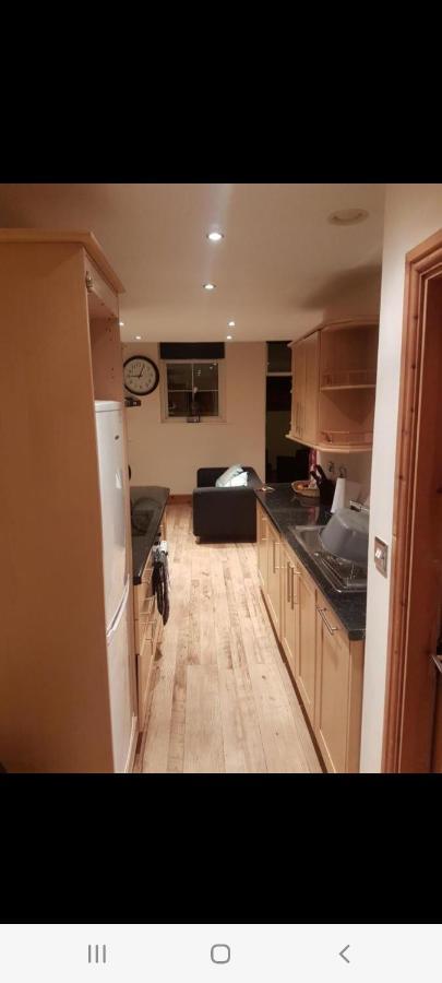 Spacious 2 Bed Appartment Next To Bae With Spa Bath Barrow-in-Furness Exterior photo